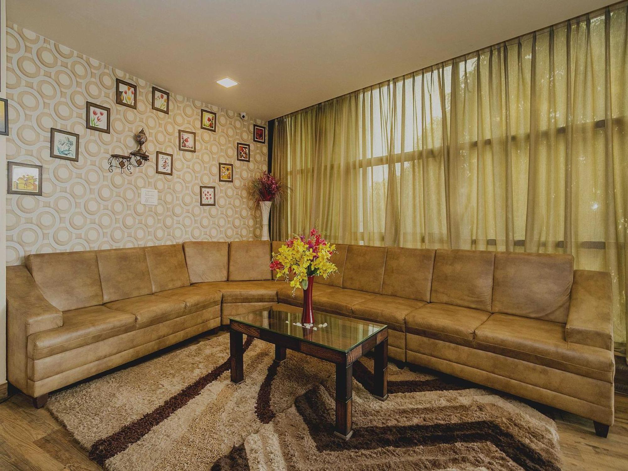Super Collection O Indian Suites Near Sitara Restaurant Bangalore Exteriör bild