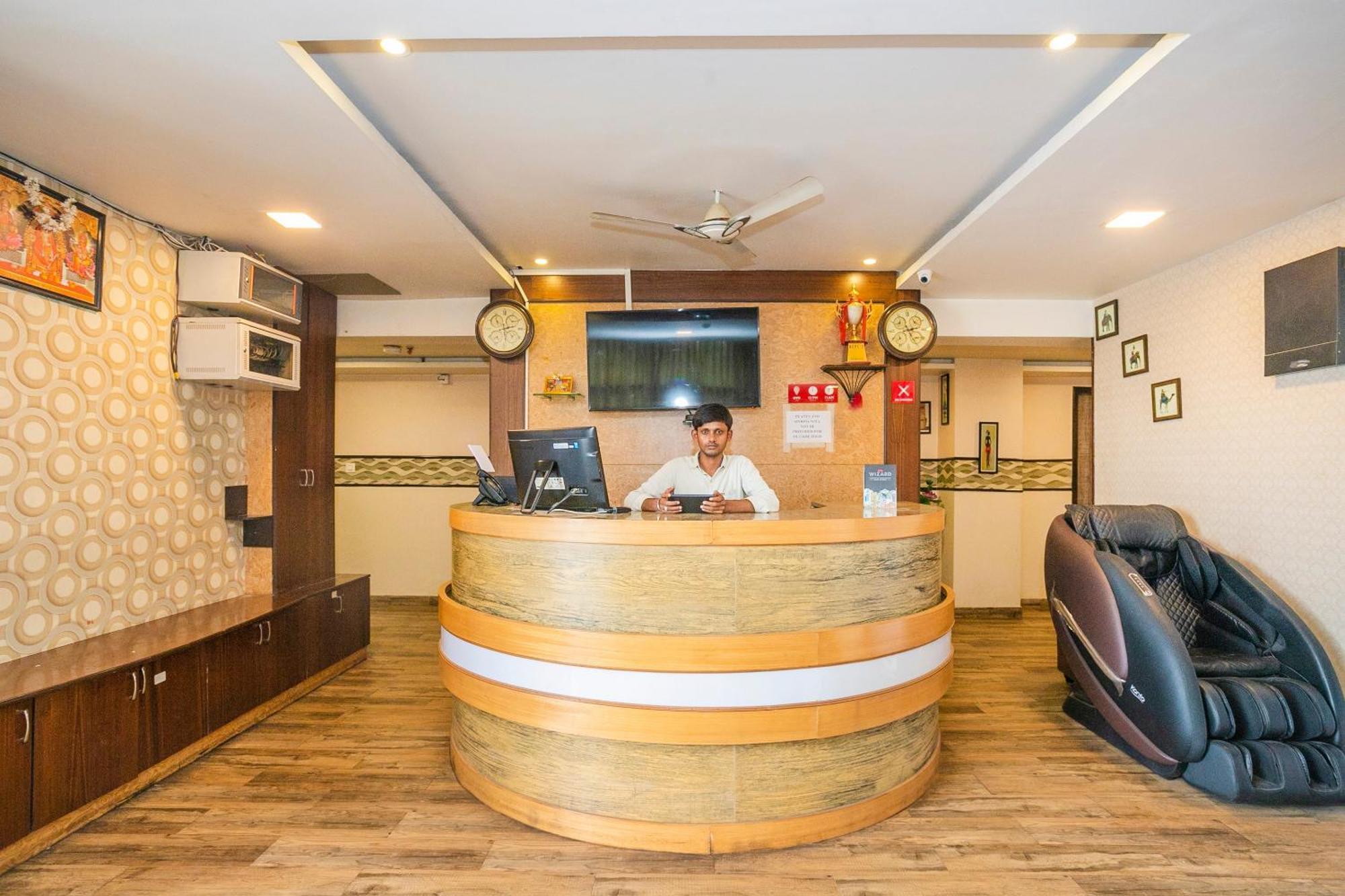 Super Collection O Indian Suites Near Sitara Restaurant Bangalore Exteriör bild