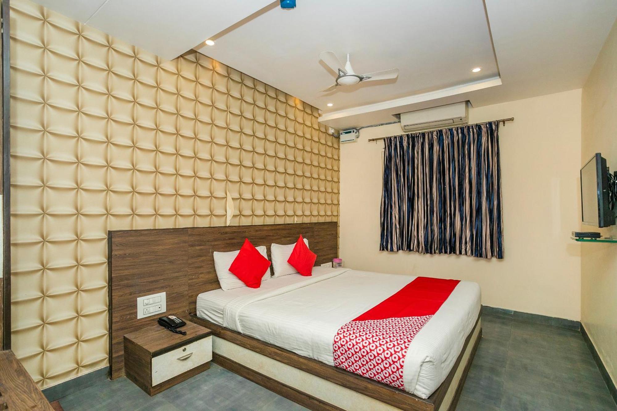 Super Collection O Indian Suites Near Sitara Restaurant Bangalore Exteriör bild