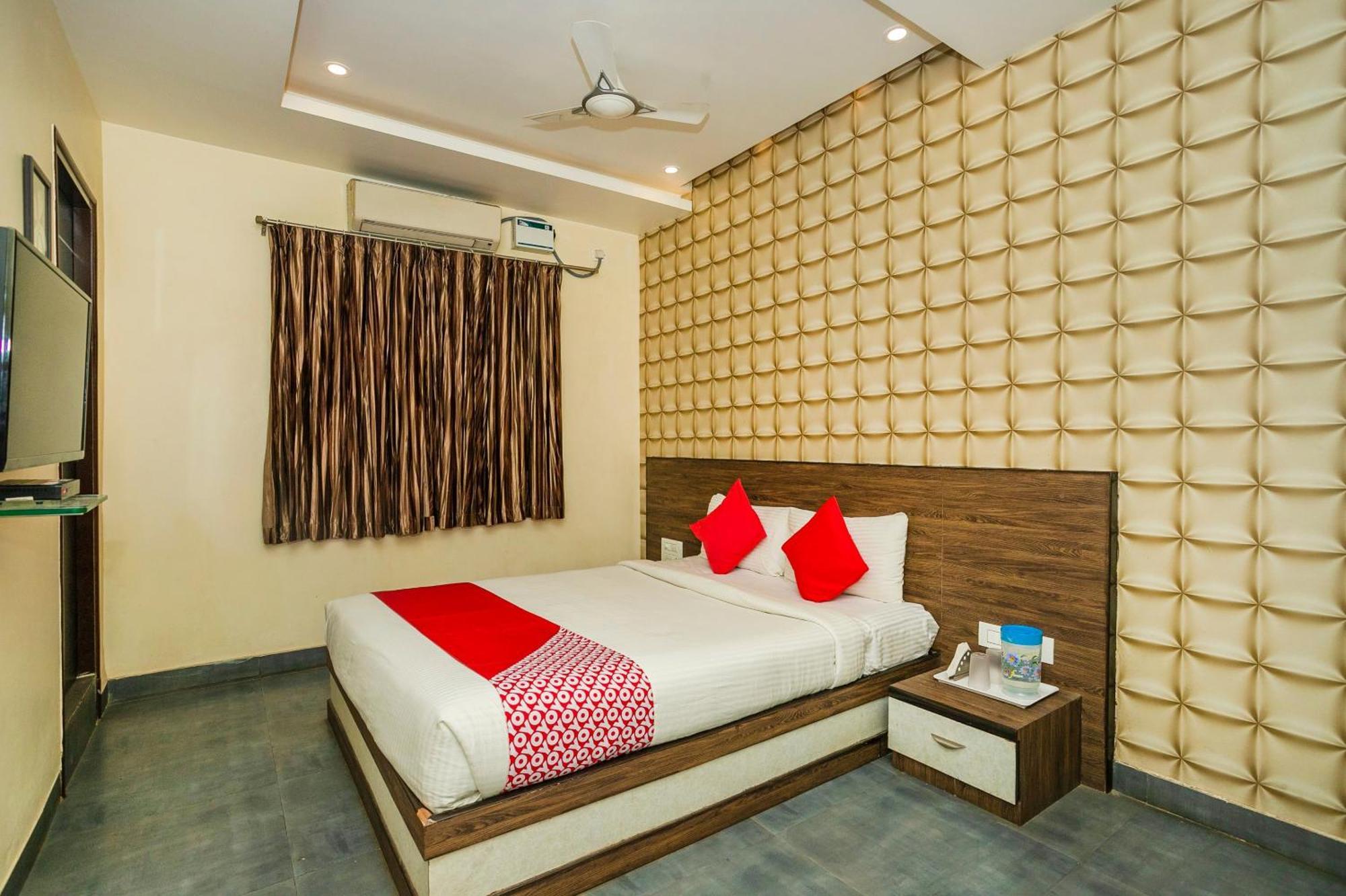 Super Collection O Indian Suites Near Sitara Restaurant Bangalore Exteriör bild
