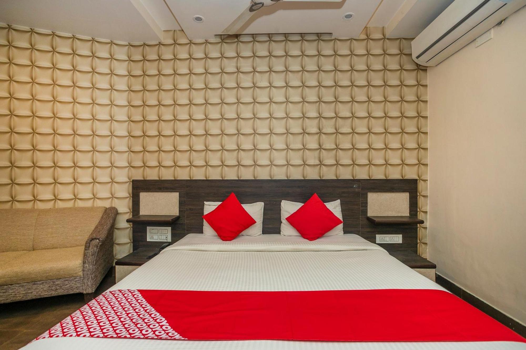 Super Collection O Indian Suites Near Sitara Restaurant Bangalore Exteriör bild