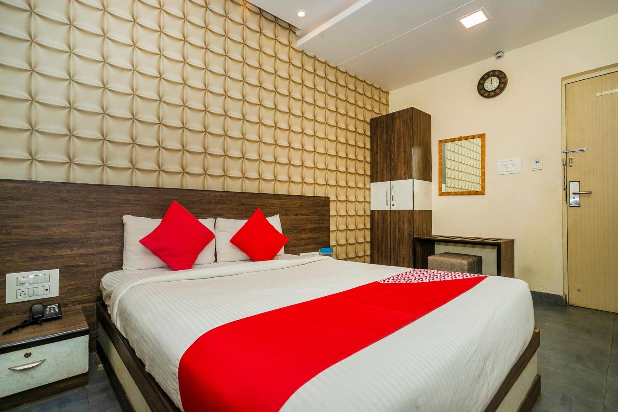 Super Collection O Indian Suites Near Sitara Restaurant Bangalore Exteriör bild