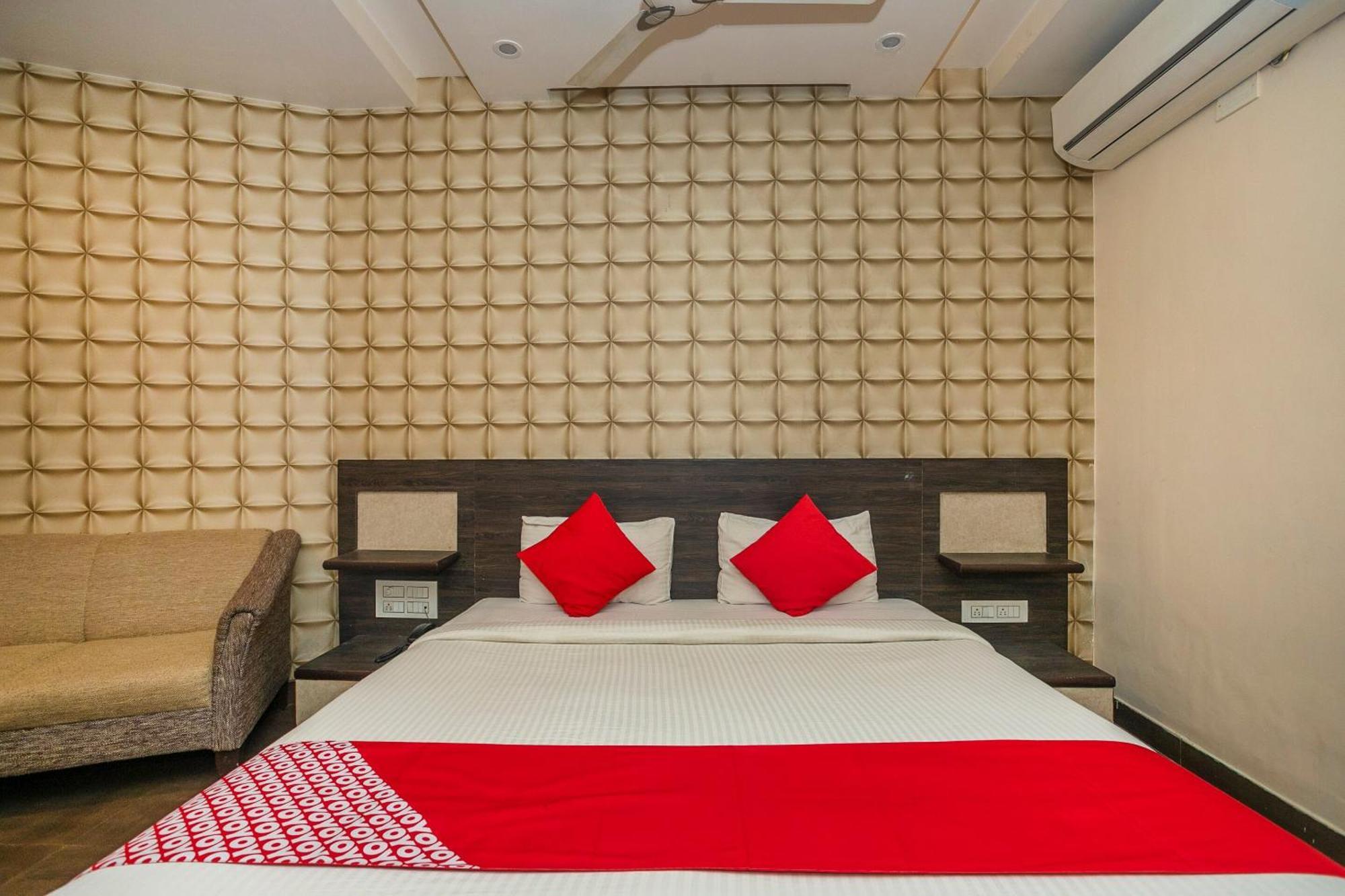 Super Collection O Indian Suites Near Sitara Restaurant Bangalore Exteriör bild